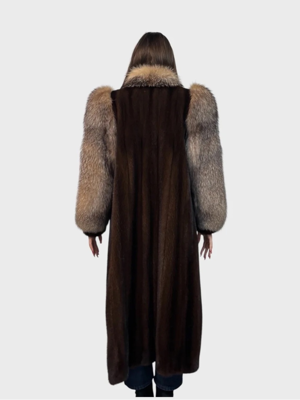 Luxurious Vintage Mahogany Full-Length Mink Fur Coat with Crystal Fox Trim - Picture 4 of 6